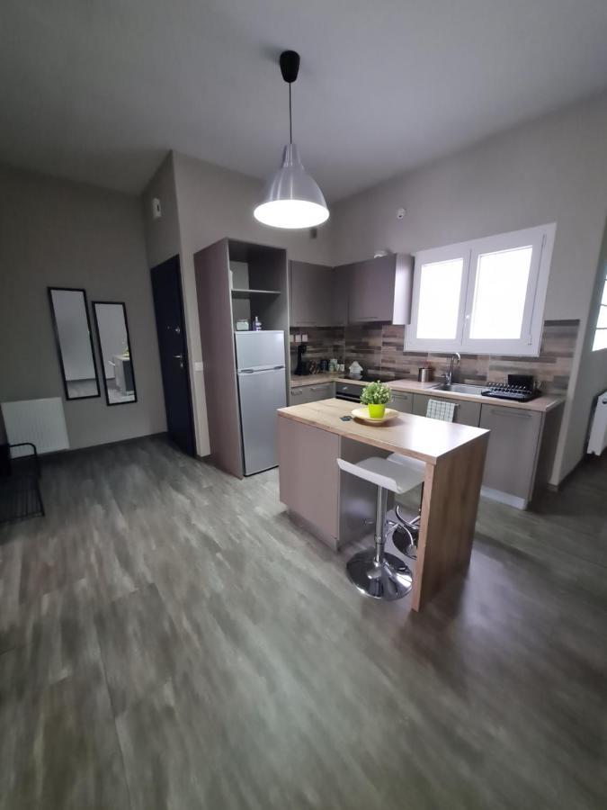 Trikala Easy Living B1 Kai B2 Apartment Luaran gambar